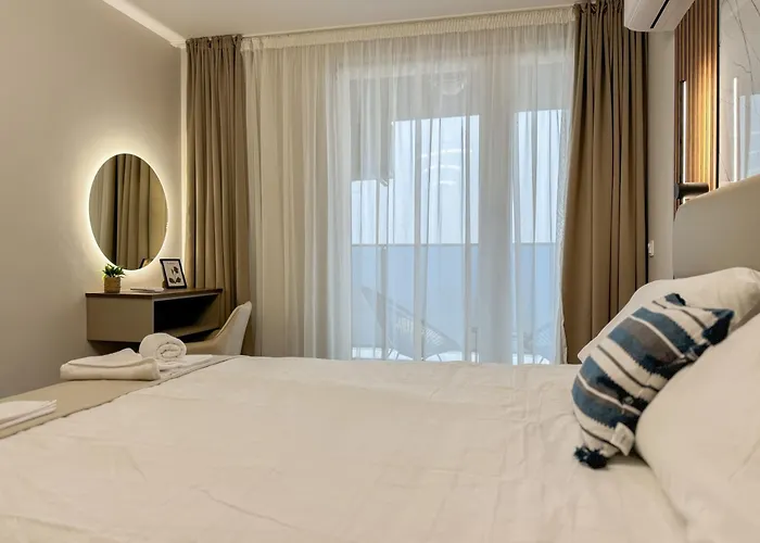 شقة 2br In A Modern Complex With Free Street Parking بلوفديف