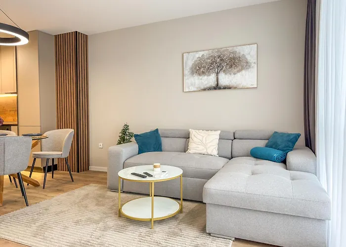 2br In A Modern Complex With Free Street Parking *