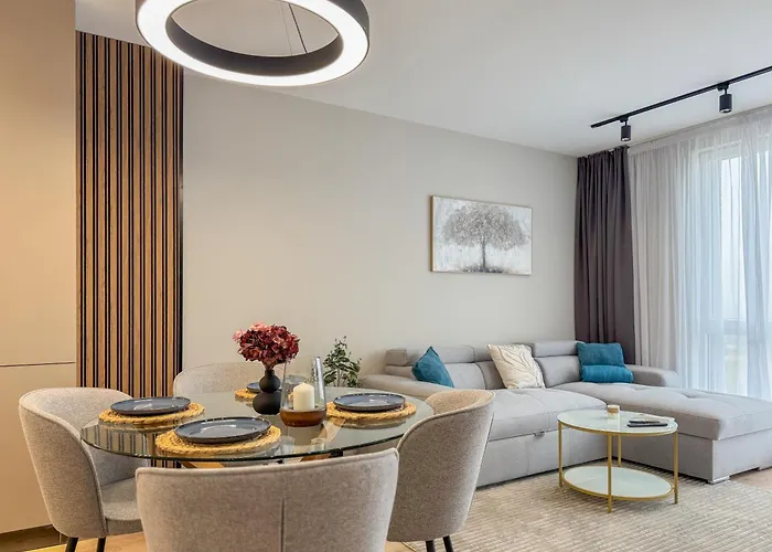 شقة 2br In A Modern Complex With Free Street Parking بلوفديف