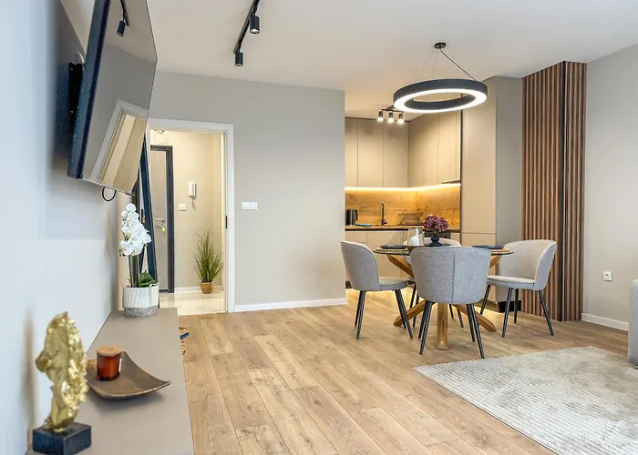 2br In A Modern Complex With Free Street Parking شقة *