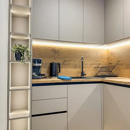 2bр In A Modern Complex