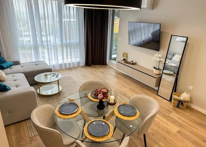 Appartement 2br In A Modern Complex With Free Street Parking