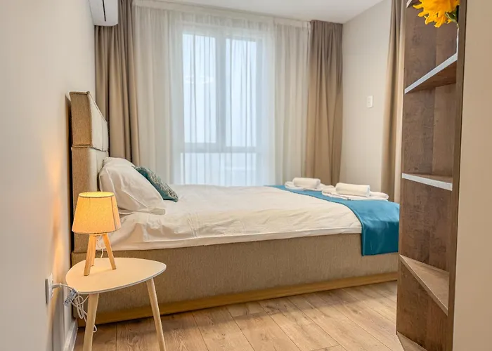 Appartement 2br In A Modern Complex With Free Street Parking *